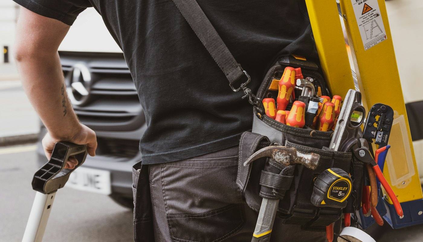 Hourly Workers & Technicians